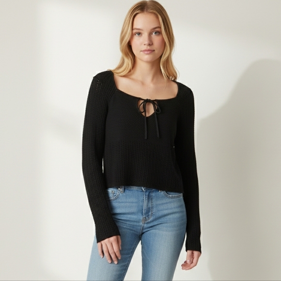 American Eagle Black Crochet Long Bell Sleeve Cropped Sweater Size XL Boho Y2k - Picture 2 of 10